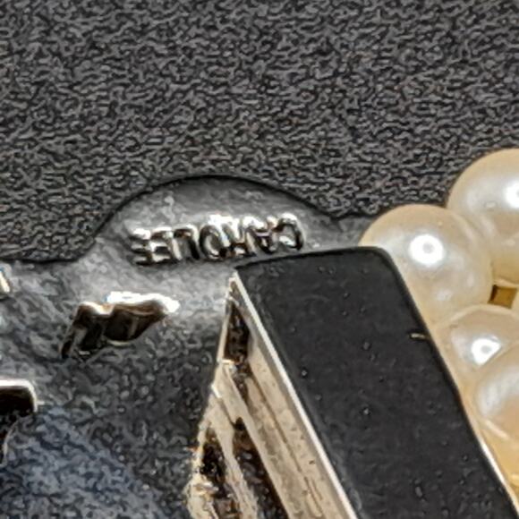 Carolee Cameo Faux Pearl Bracelet, Magnetic Clasp, Glass Cameo Rhinestones - Picture 9 of 11